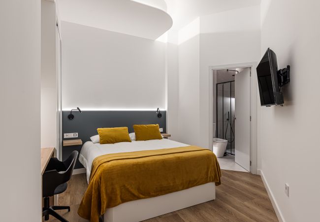 Alquiler por habitaciones en Madrid - Queens Olavide VI