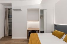 Alquiler por habitaciones en Madrid - Queens Olavide VI