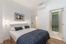 Alquiler por habitaciones en Madrid - Queen's Bernabeu III