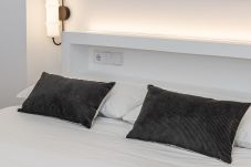 Alquiler por habitaciones en Madrid - Queen's Bernabeu III