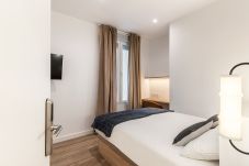 Alquiler por habitaciones en Madrid - Queen's Bernabeu V