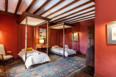 Rent by room in Toledo - Queen's Toledo I