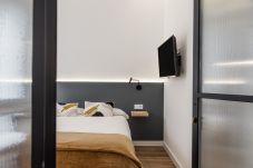 Rent by room in Madrid - Queens Olavide I