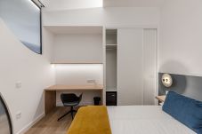 Rent by room in Madrid - Queens Olavide II