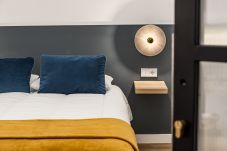 Rent by room in Madrid - Queens Olavide II