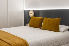 Rent by room in Madrid - Queens Olavide III