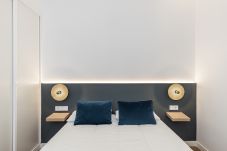 Rent by room in Madrid - Queens Olavide IV