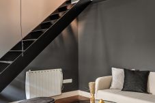 Apartment in Madrid - Queen's Las Letras II