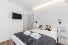 Rent by room in Madrid - Queen's Plaza España I