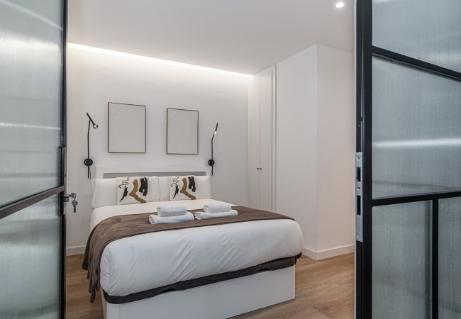 Rent by room in Madrid - Queen's Plaza España II