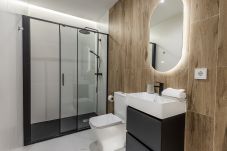 Rent by room in Madrid - Queen's Plaza España II