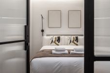 Rent by room in Madrid - Queen's Plaza España II