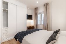 Rent by room in Madrid - Queen's Bernabeu III