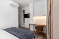 Rent by room in Madrid - Queen's Bernabeu IV