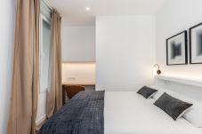Rent by room in Madrid - Queen's Bernabeu V