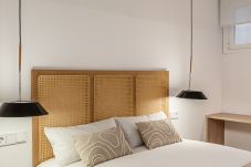 Rent by room in Madrid - Queen's Bernabeu VII