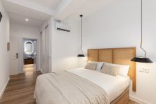 Rent by room in Madrid - Queen's Bernabeu VII