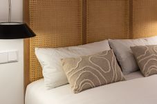 Rent by room in Madrid - Queen's Bernabeu VII