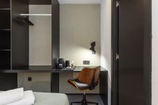 Rent by room in Madrid - Queen's Chamberí V