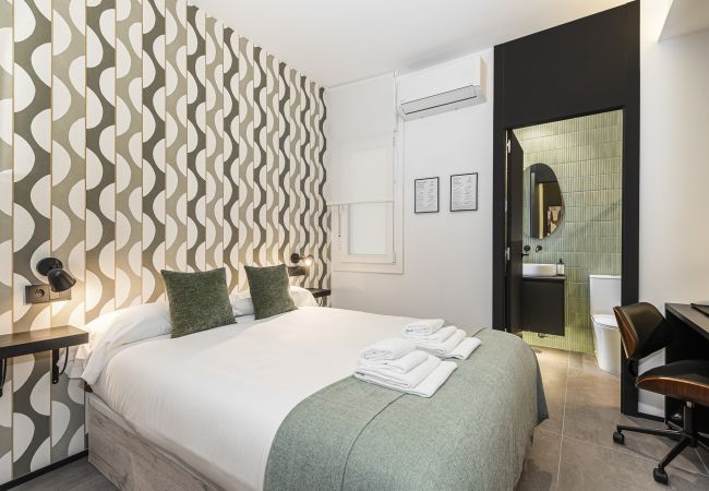 Rent by room in Madrid - Queen's Chamberí VI