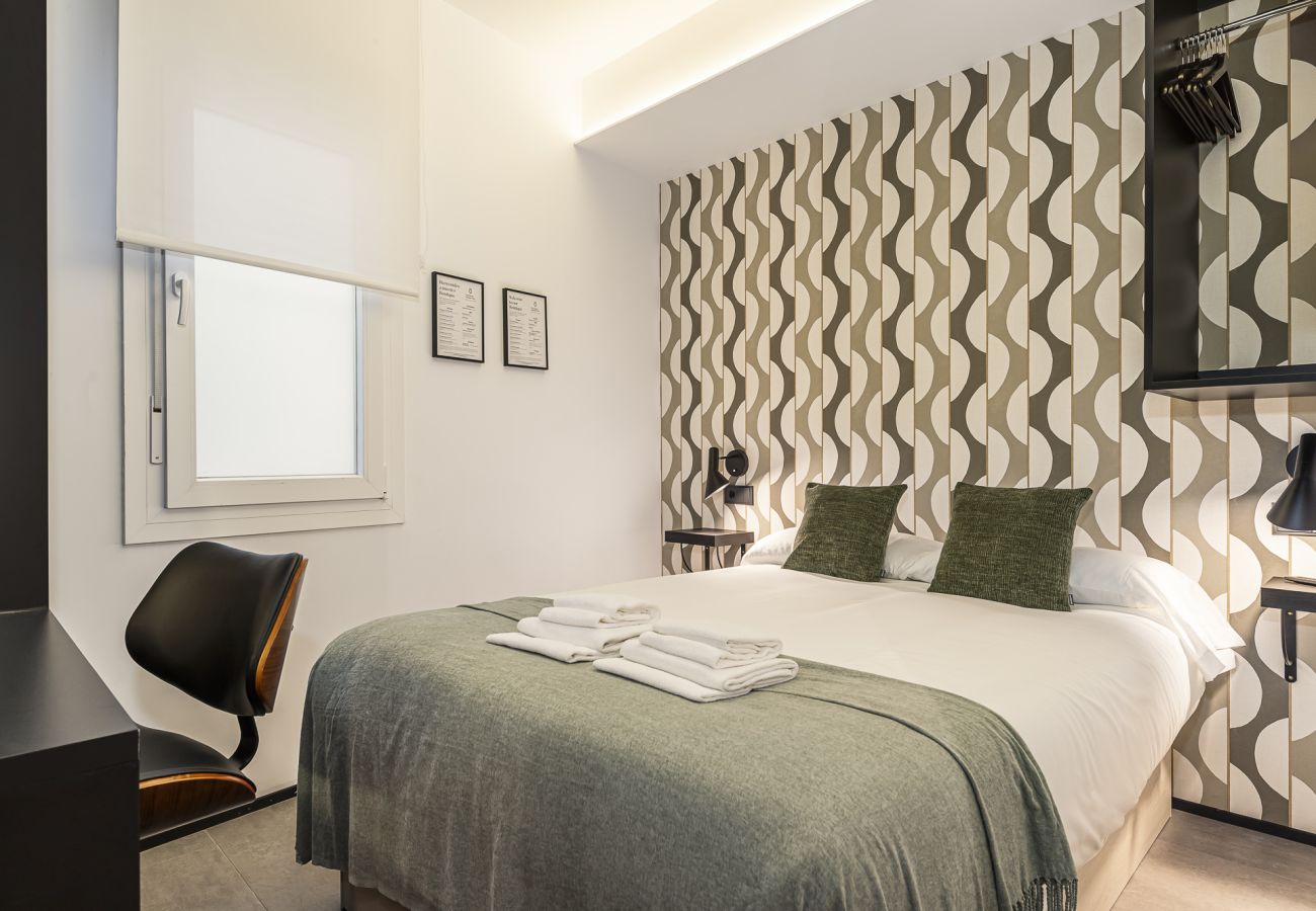 Rent by room in Madrid - Queen's Chamberí VII