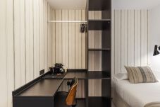 Rent by room in Madrid - Queen's Chamberí VIII